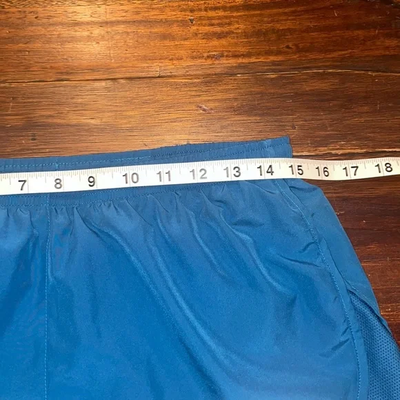 Nike Athletic Shorts, Size M - Picture 6 of 9
